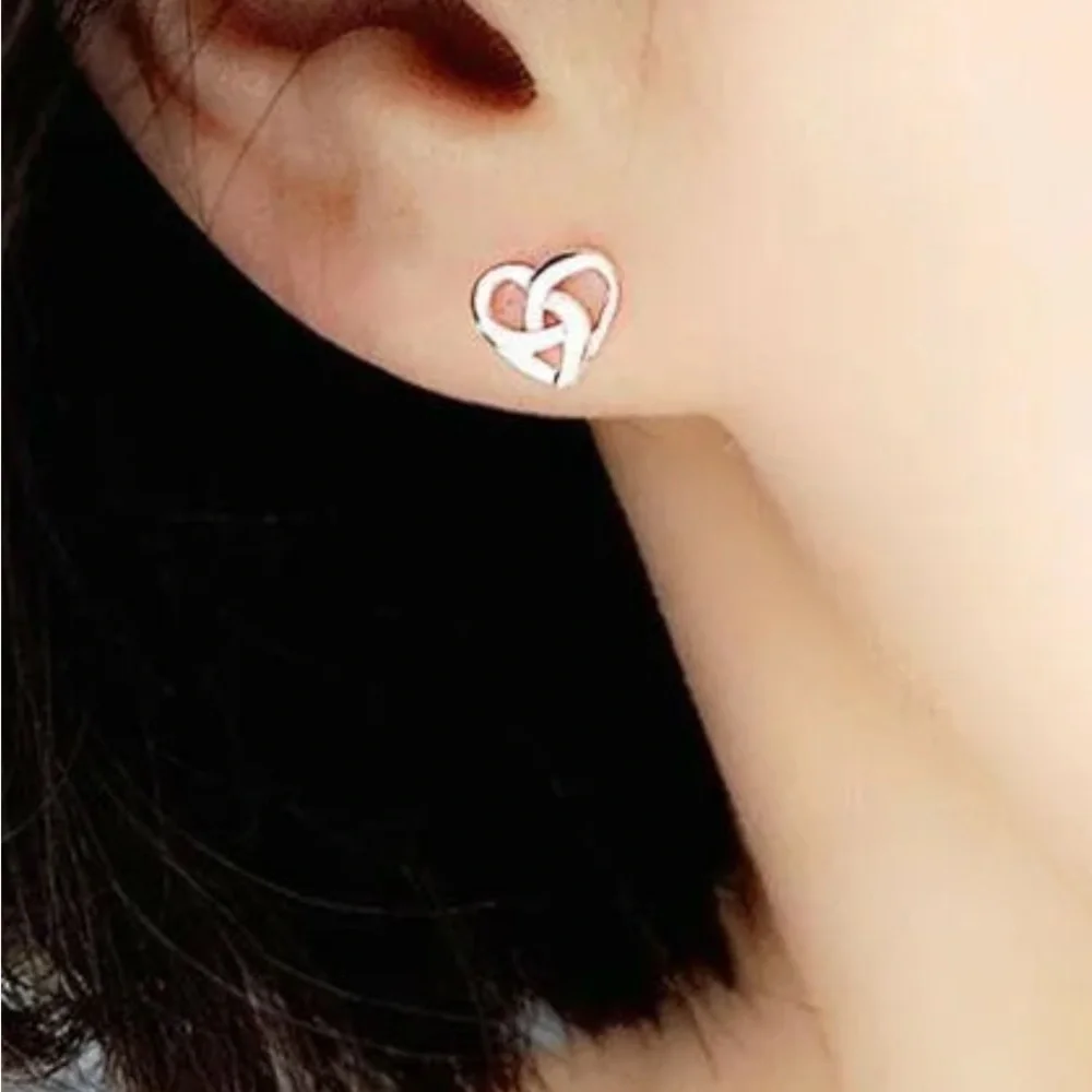 New Sterling Silver Heart Studs